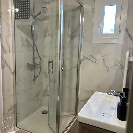 Climatisé Proche Port Et Plages Appartement